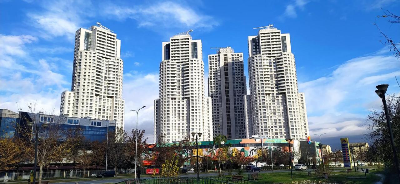 19Th & 18Th Floor Secure Apartments With Pool & Fitness & Parking Included In Price Skopje Exterior foto
