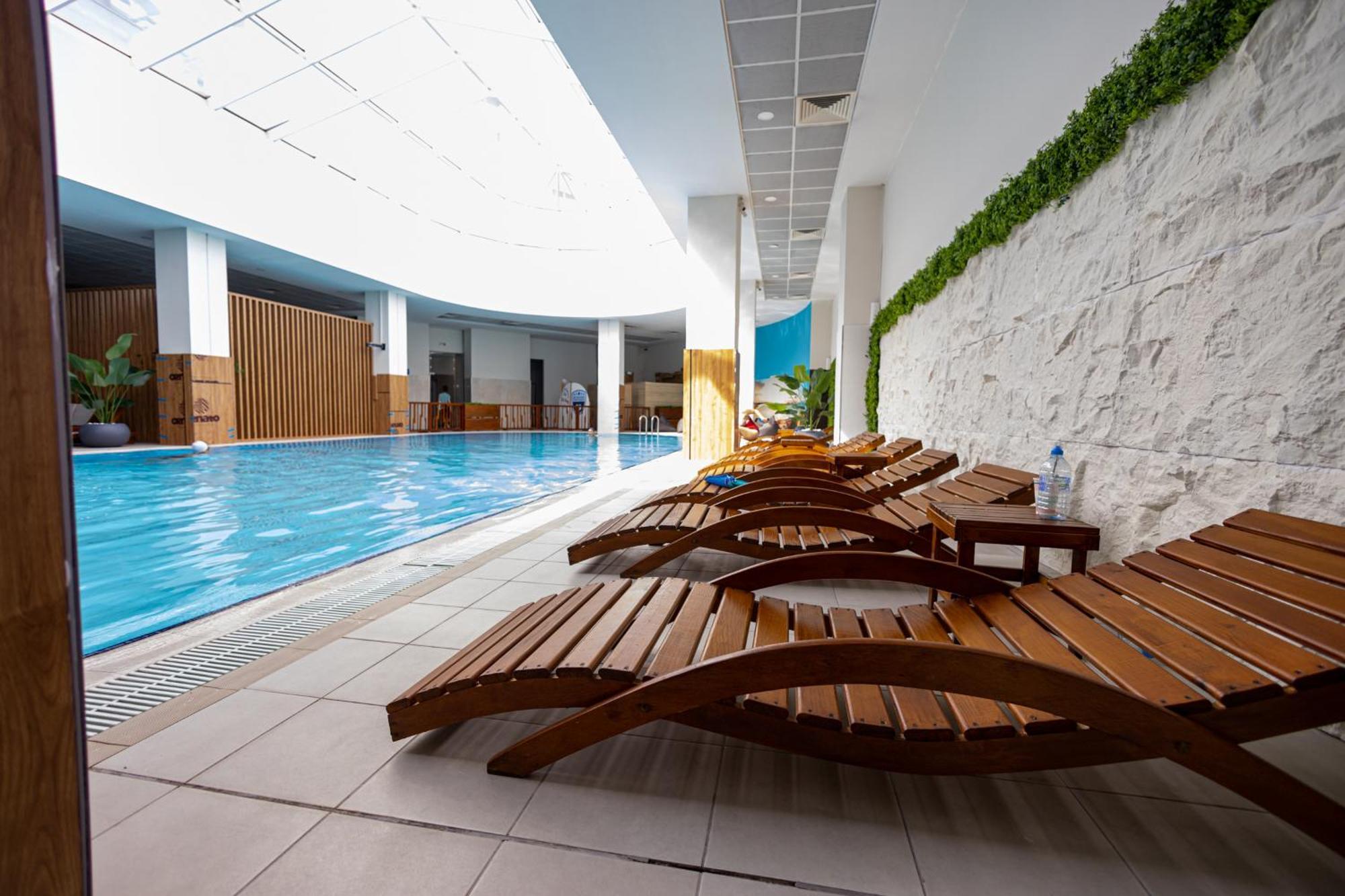 19Th & 18Th Floor Secure Apartments With Pool & Fitness & Parking Included In Price Skopje Exterior foto