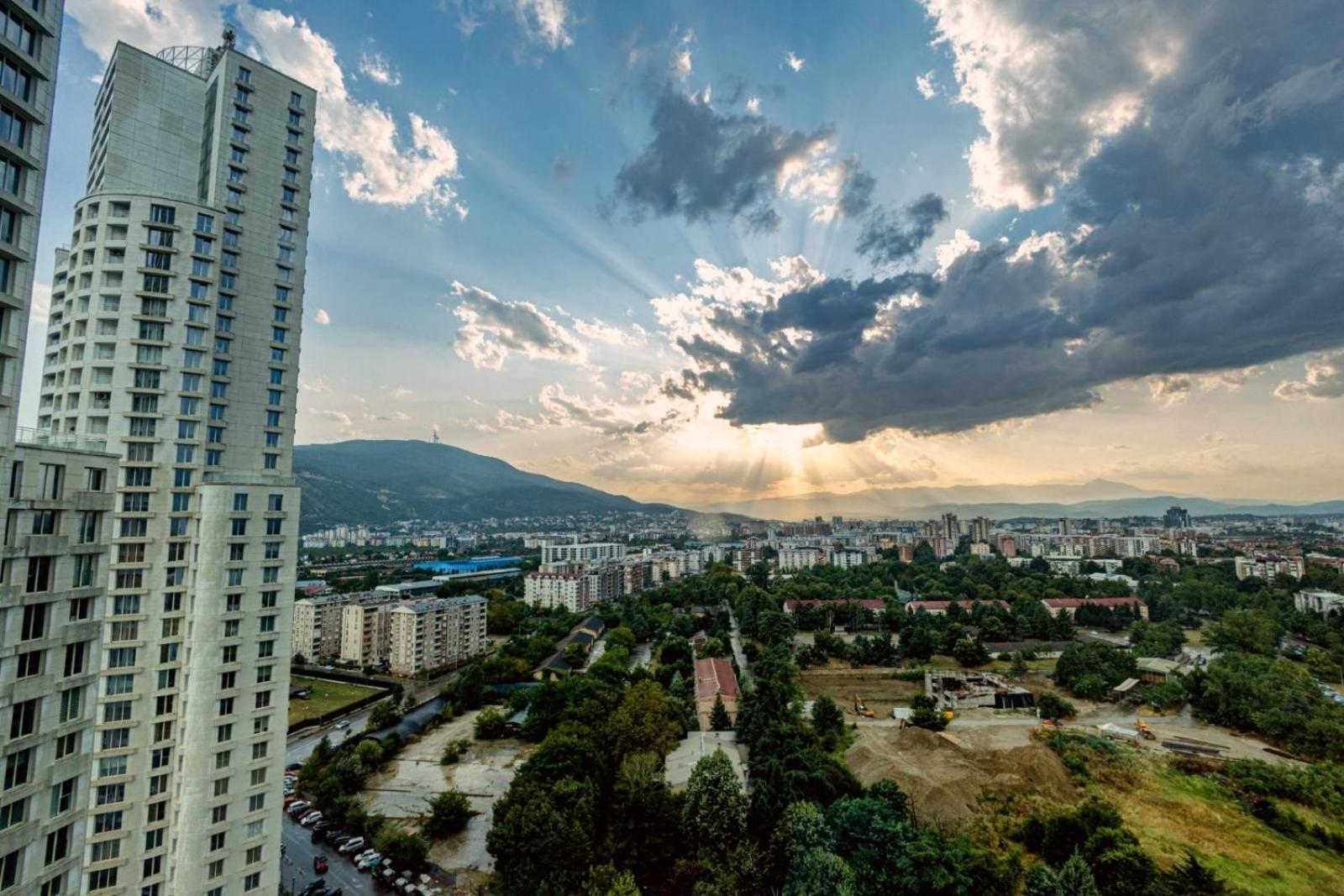 19Th & 18Th Floor Secure Apartments With Pool & Fitness & Parking Included In Price Skopje Exterior foto