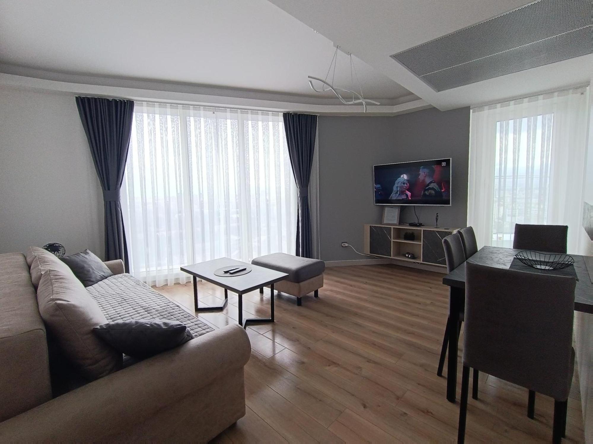 19Th & 18Th Floor Secure Apartments With Pool & Fitness & Parking Included In Price Skopje Exterior foto