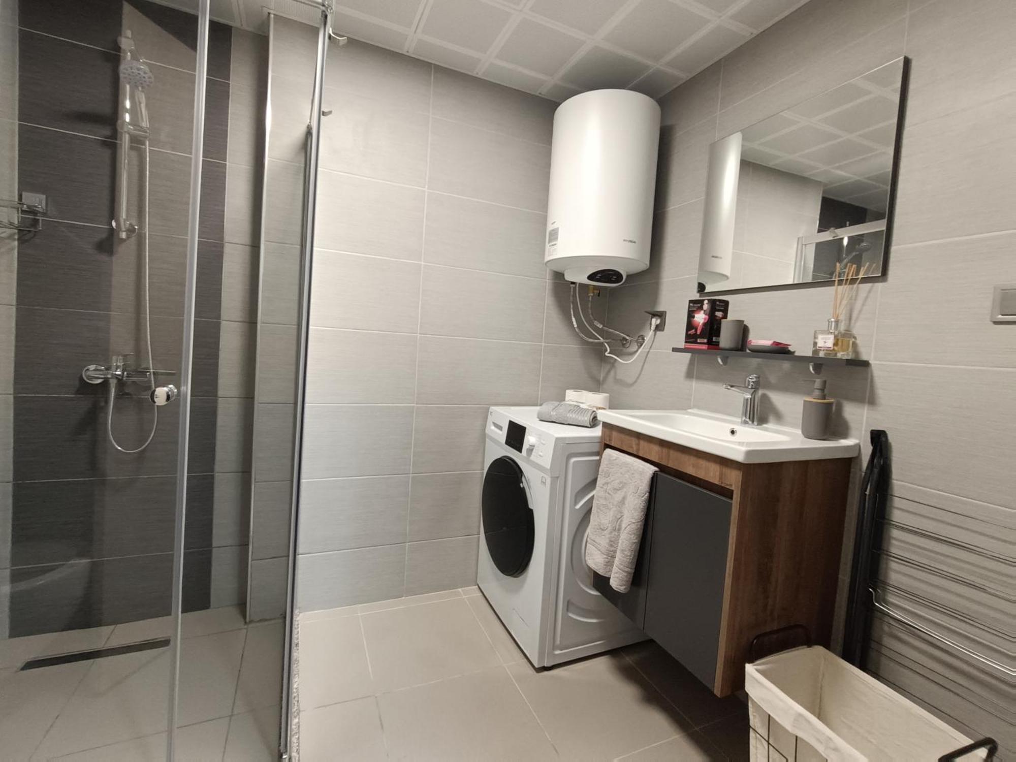 19Th & 18Th Floor Secure Apartments With Pool & Fitness & Parking Included In Price Skopje Exterior foto