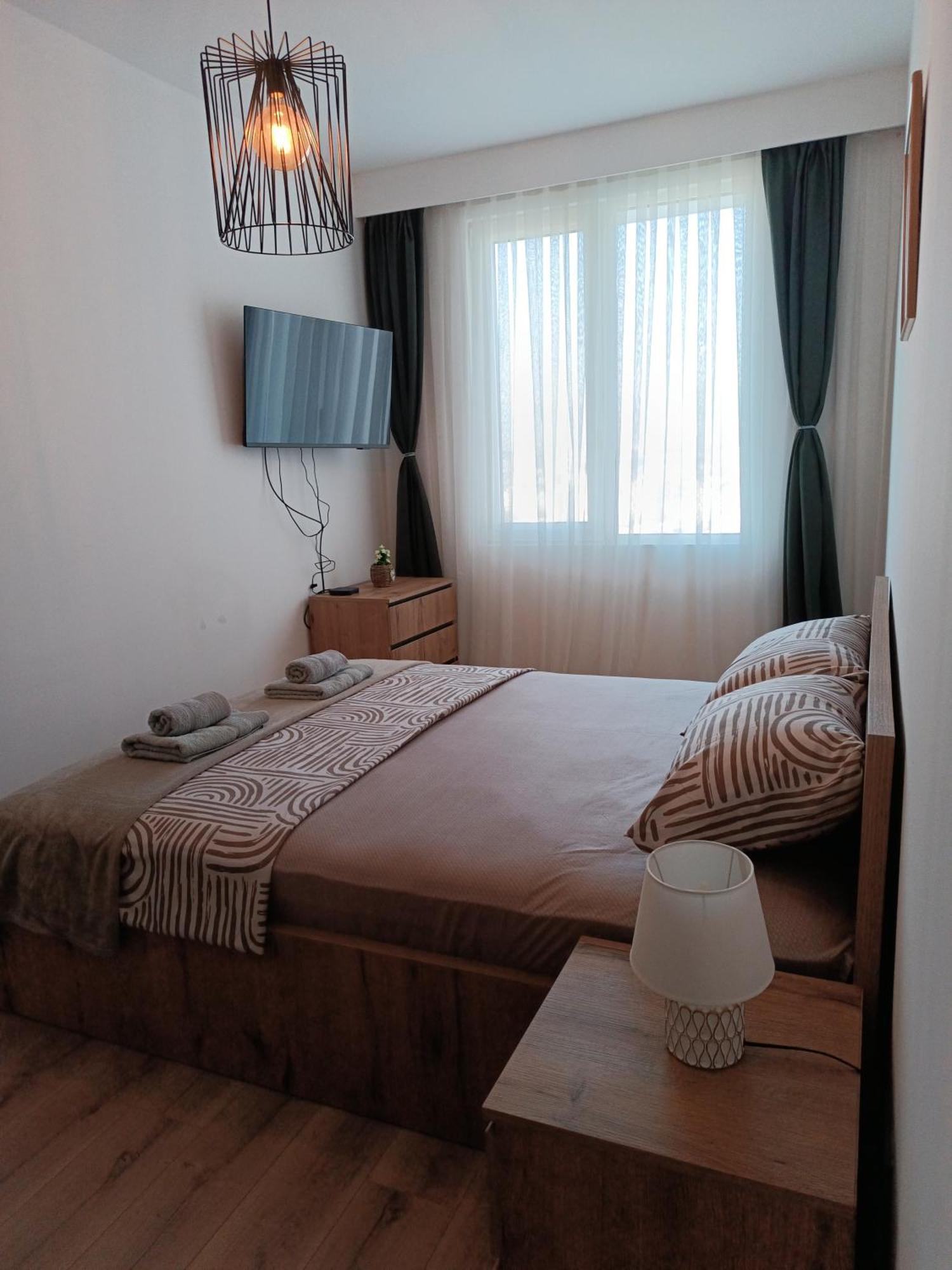 19Th & 18Th Floor Secure Apartments With Pool & Fitness & Parking Included In Price Skopje Exterior foto