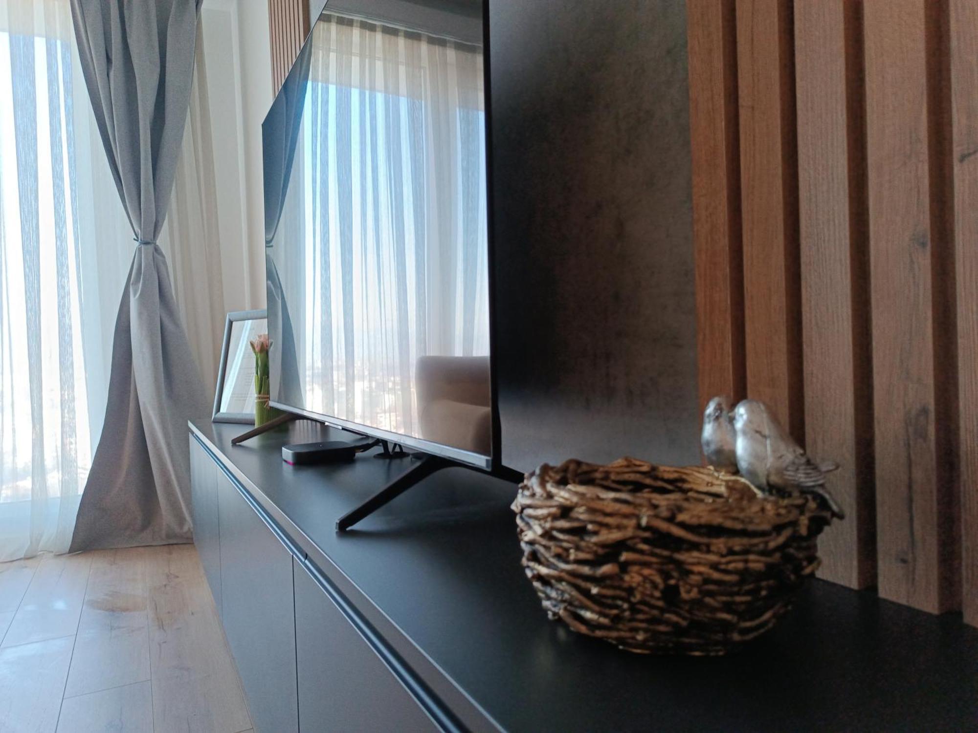 19Th & 18Th Floor Secure Apartments With Pool & Fitness & Parking Included In Price Skopje Exterior foto