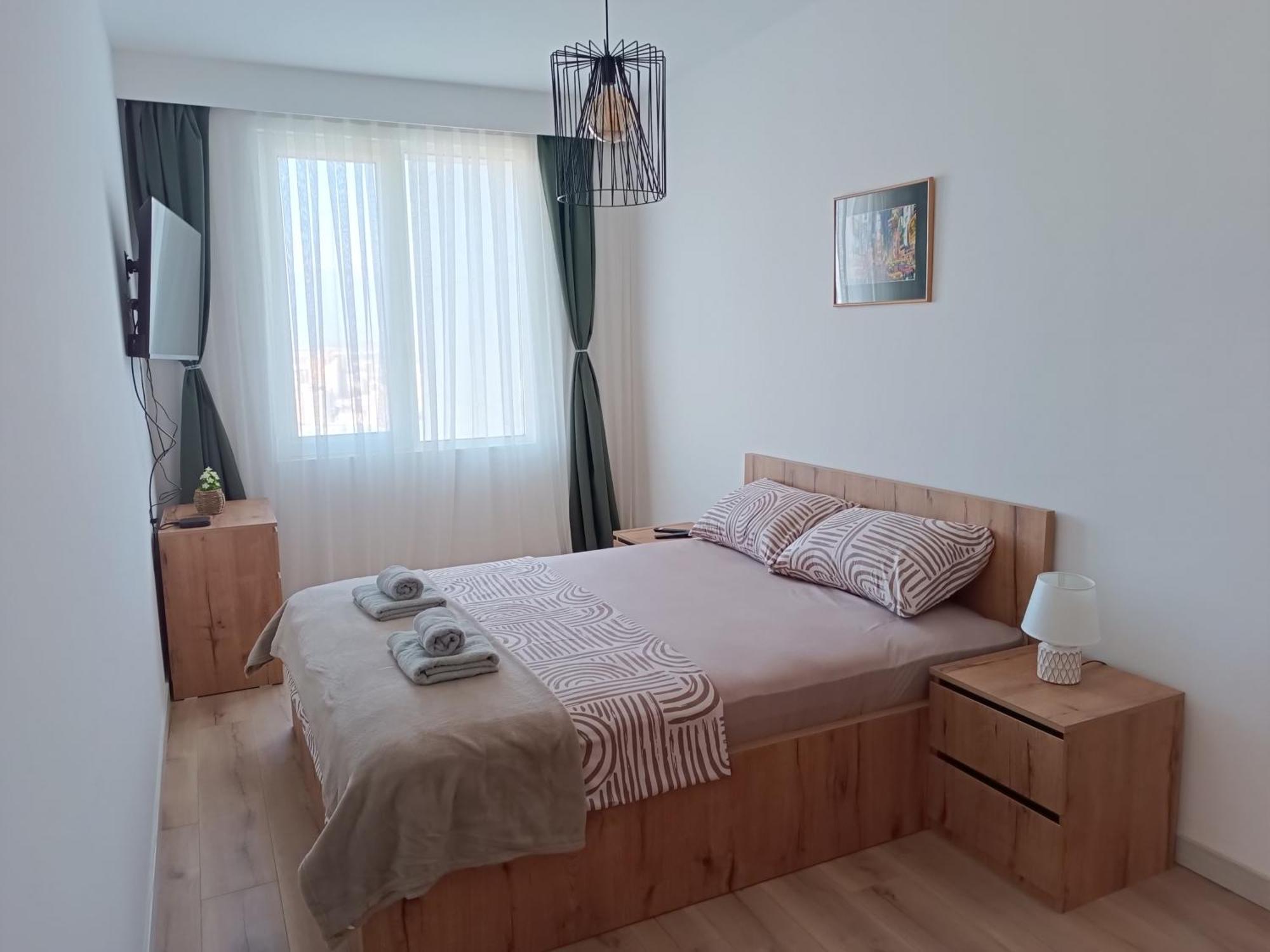 19Th & 18Th Floor Secure Apartments With Pool & Fitness & Parking Included In Price Skopje Exterior foto