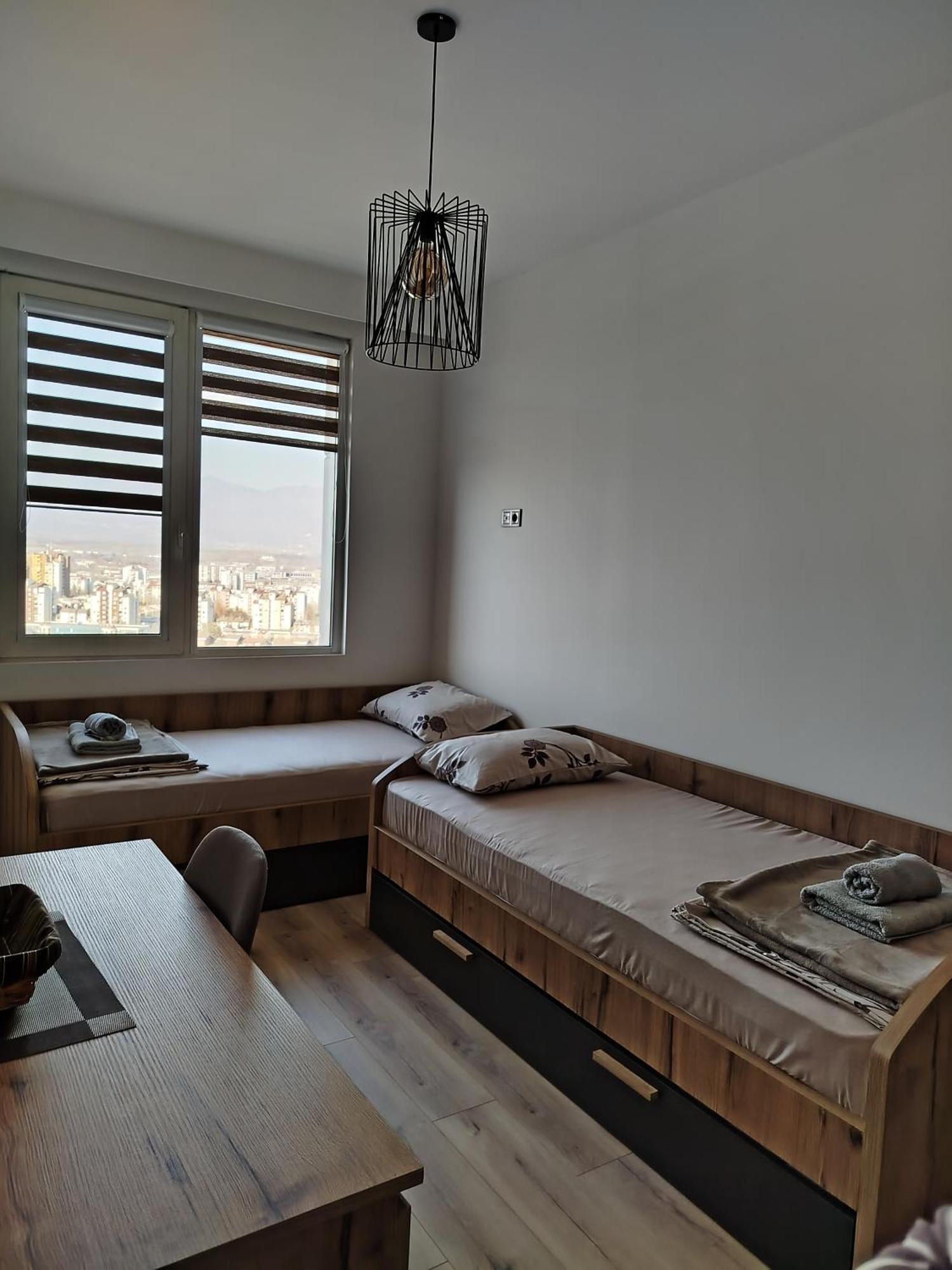 19Th & 18Th Floor Secure Apartments With Pool & Fitness & Parking Included In Price Skopje Exterior foto
